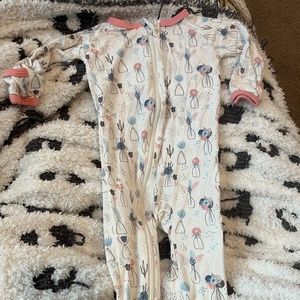 B 12     Bestaroo Footed Sleeper